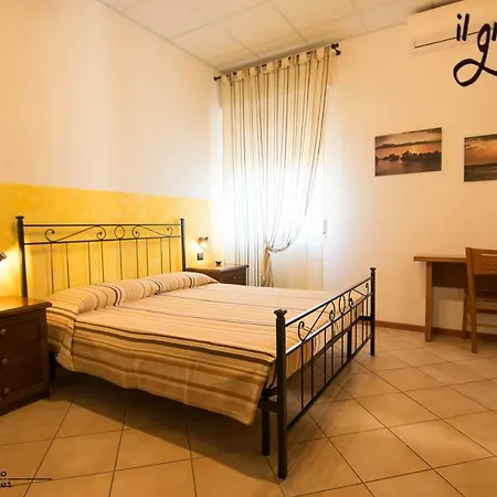 Il Grappolo Foresteria Lombarda 3* 시르미오네
